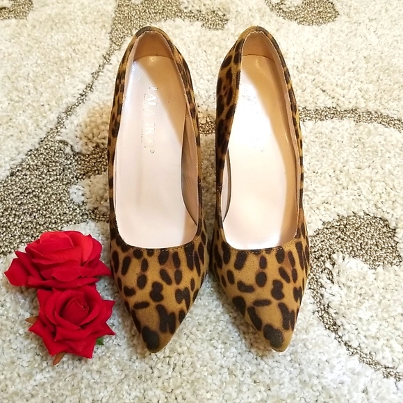 Lala Ikai leopard print heels sz. 6.5 - Picture 2 of 6